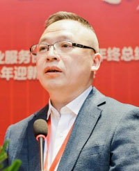 何泗凌